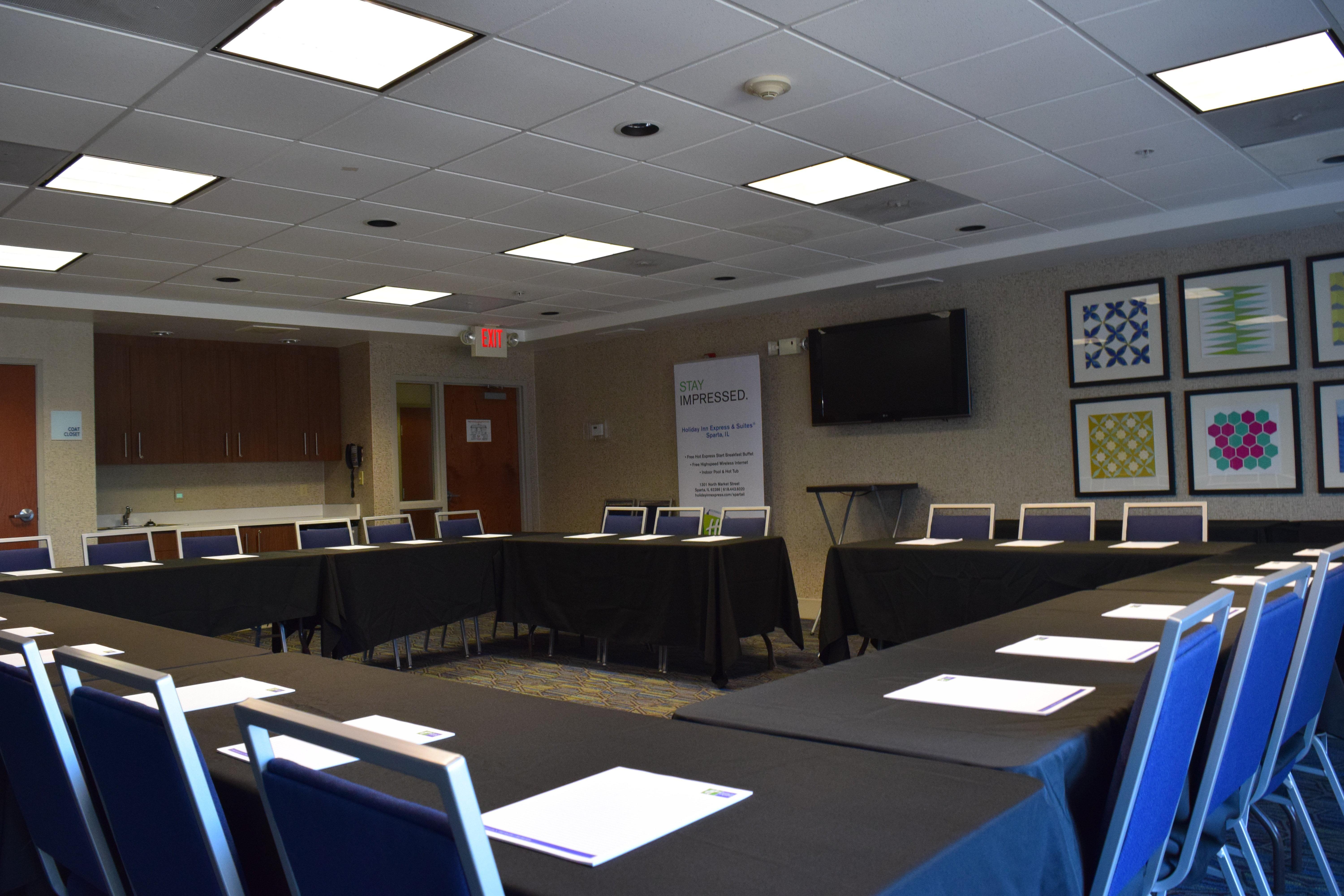 Holiday Inn Express & Suites Sparta Luaran gambar