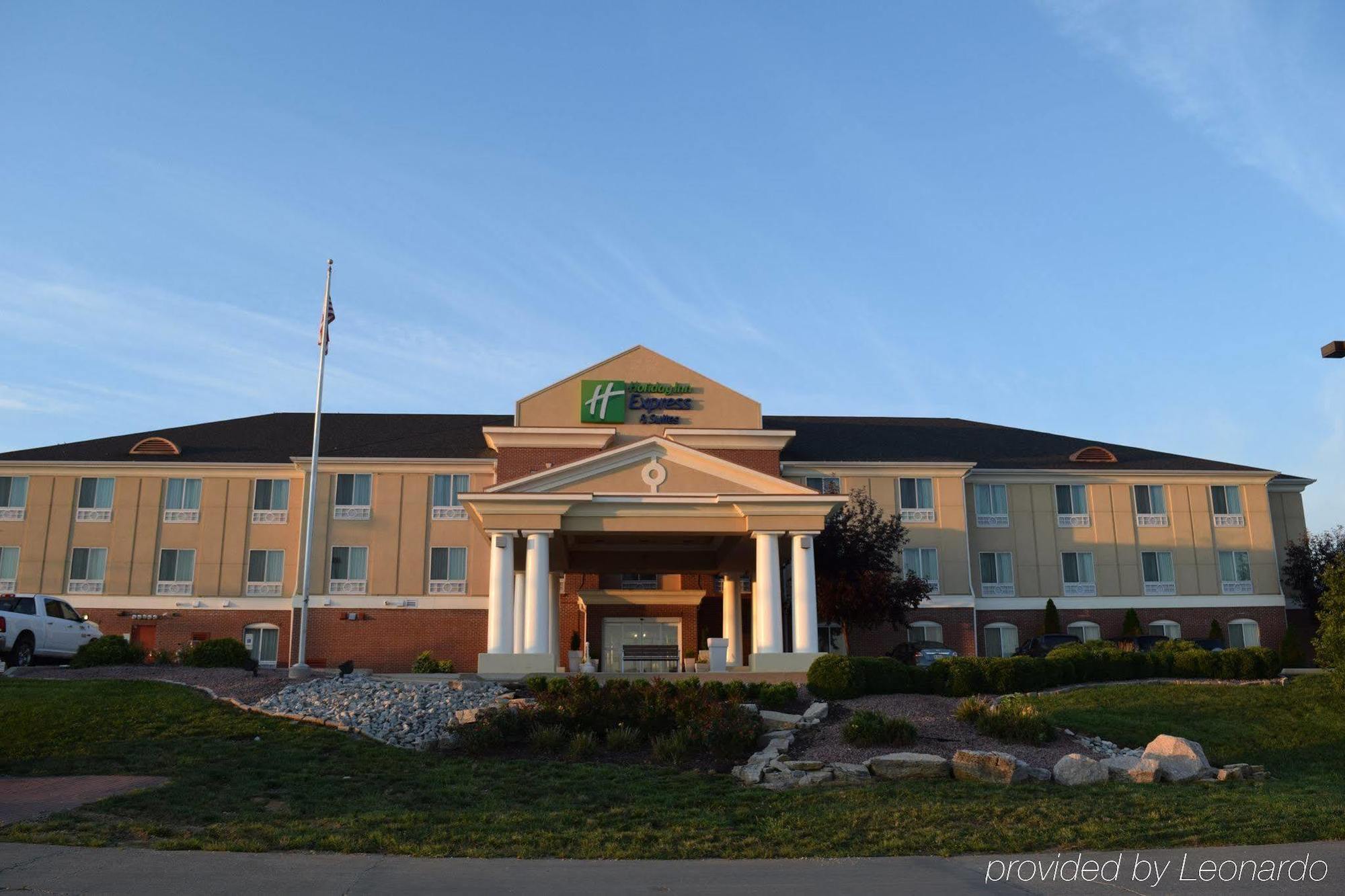 Holiday Inn Express & Suites Sparta Luaran gambar
